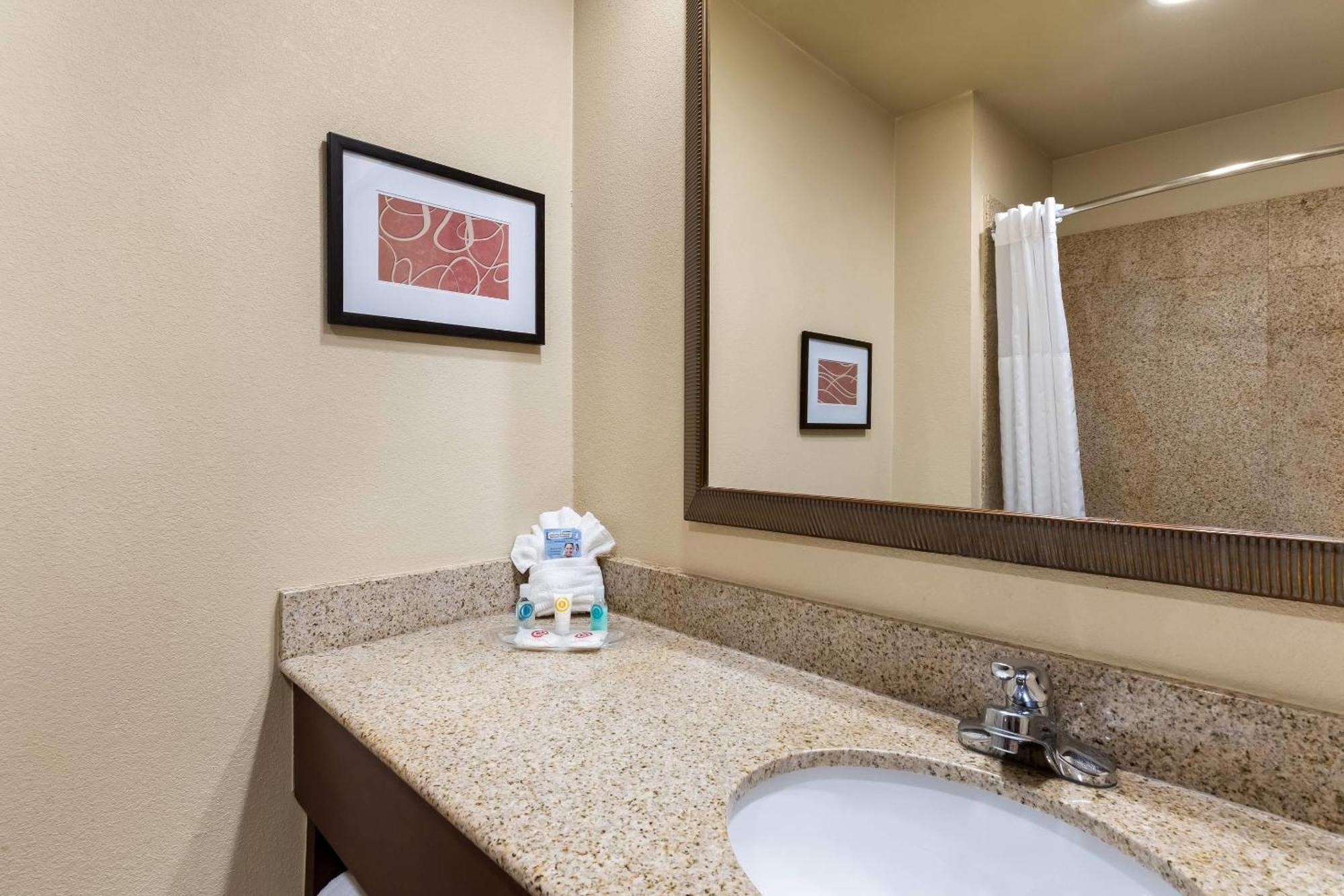 Comfort Suites Yukon - Sw Oklahoma City Екстер'єр фото